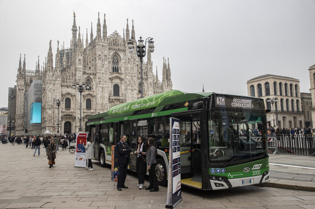 Galleria foto '“Assumiamo conducenti”: l’annuncio insolito su un autobus Atm a Milano' - foto 5