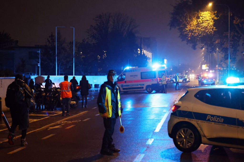 Galleria foto 'Bologna, esplosione in un capannone Toyota: salgono a due le vittime' - foto 2