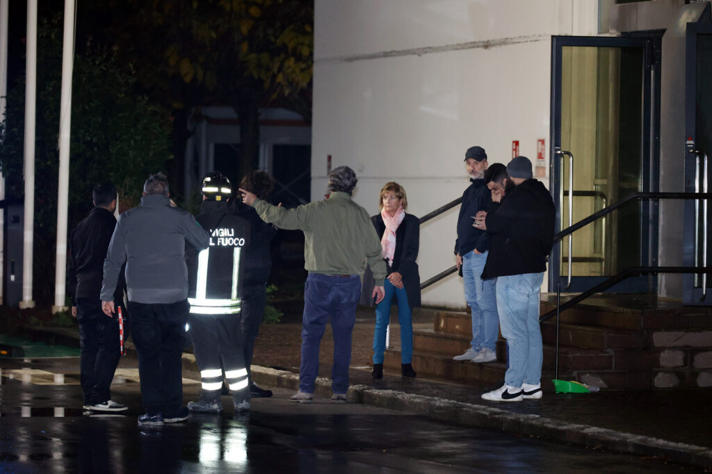Galleria foto 'Bologna, esplosione in un capannone Toyota: salgono a due le vittime' - foto 8