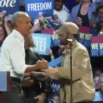 Usa 2024, Eminem sul palco con Obama: l’ex presidente rappa ‘Lose Yourself”