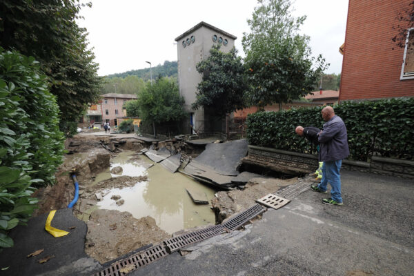 Disagi e danni dopo alluvione a Bologna