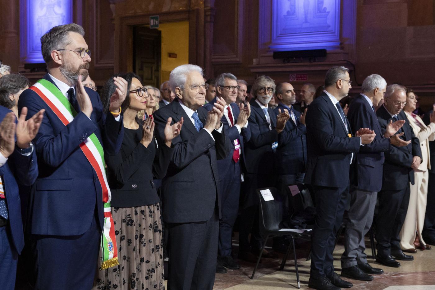 Quirinale, Mattarella: “La Costituzione è antifascista, i diritti sociali al centro”