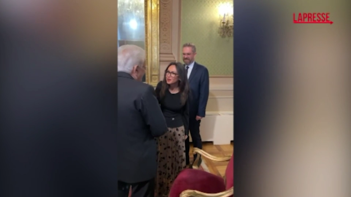 VIDEO Bologna, Mattarella in Prefettura vede Priolo e Lepore per punto situazione maltempo VIDEO Bologna, Mattarella in Prefettura vede Priolo e Lepore per punto situazione maltempo