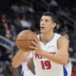 Nba: esordio flop per Fontecchio, vincono Bucks e Golden State