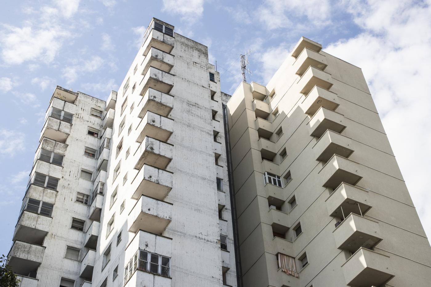 Milano, il piano di Sala per le case: per Cottarelli “non è sostenibile”