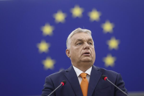 Ue, Orban: “Governo Tusk in Polonia installato da un complotto di Bruxelles”