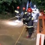 Maltempo in Toscana, persone minacciate dalle inondazioni: il salvataggio dei vigili del fuoco