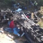 Messico, autobus si scontra e si ribalta: 24 morti