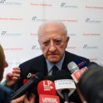Campania, centrodestra presenta mozione di sfiducia contro De Luca