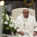 Natalità, Papa Francesco: “L’Italia non fa figli, ha bisogno dei migranti”