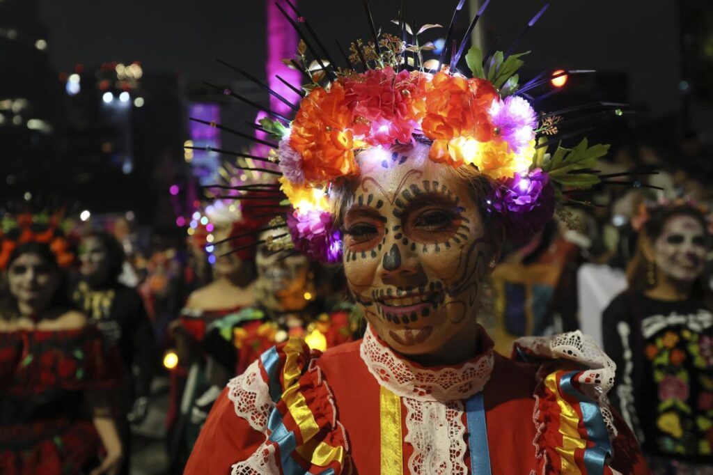 Galleria foto 'La parata delle Catrinas a Città del Messico apre le celebrazioni per il giorno dei morti' - foto 2