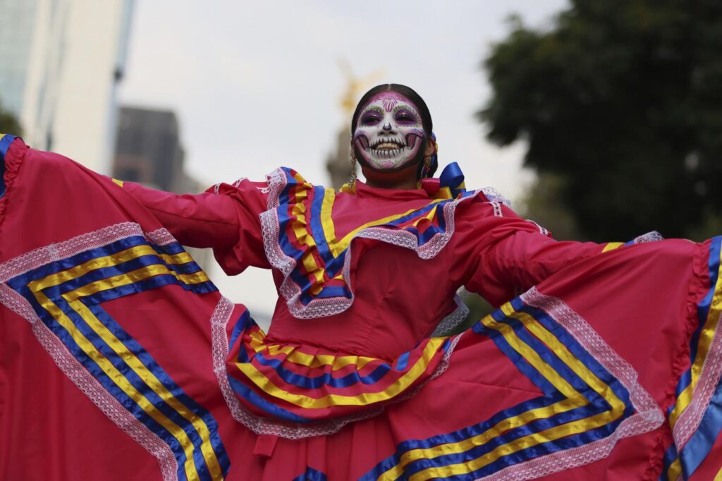 Galleria foto 'La parata delle Catrinas a Città del Messico apre le celebrazioni per il giorno dei morti' - foto 6
