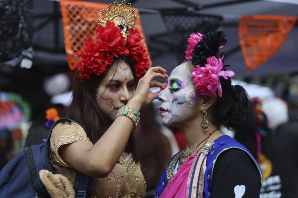 Galleria foto 'La parata delle Catrinas a Città del Messico apre le celebrazioni per il giorno dei morti' - foto 9