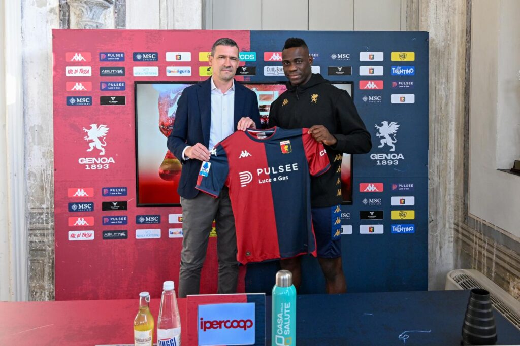 Galleria foto 'Calcio, Balotelli: “Sono carico per il Genoa, voglio che a parlare sia il campo”' - foto 2