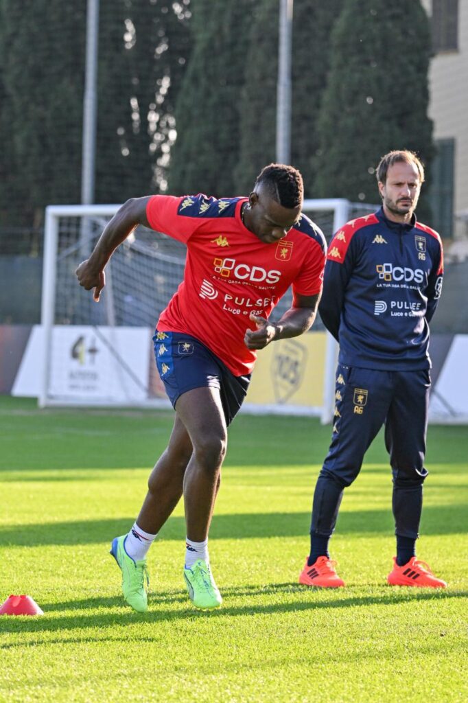 Galleria foto 'Calcio, Balotelli: “Sono carico per il Genoa, voglio che a parlare sia il campo”' - foto 6