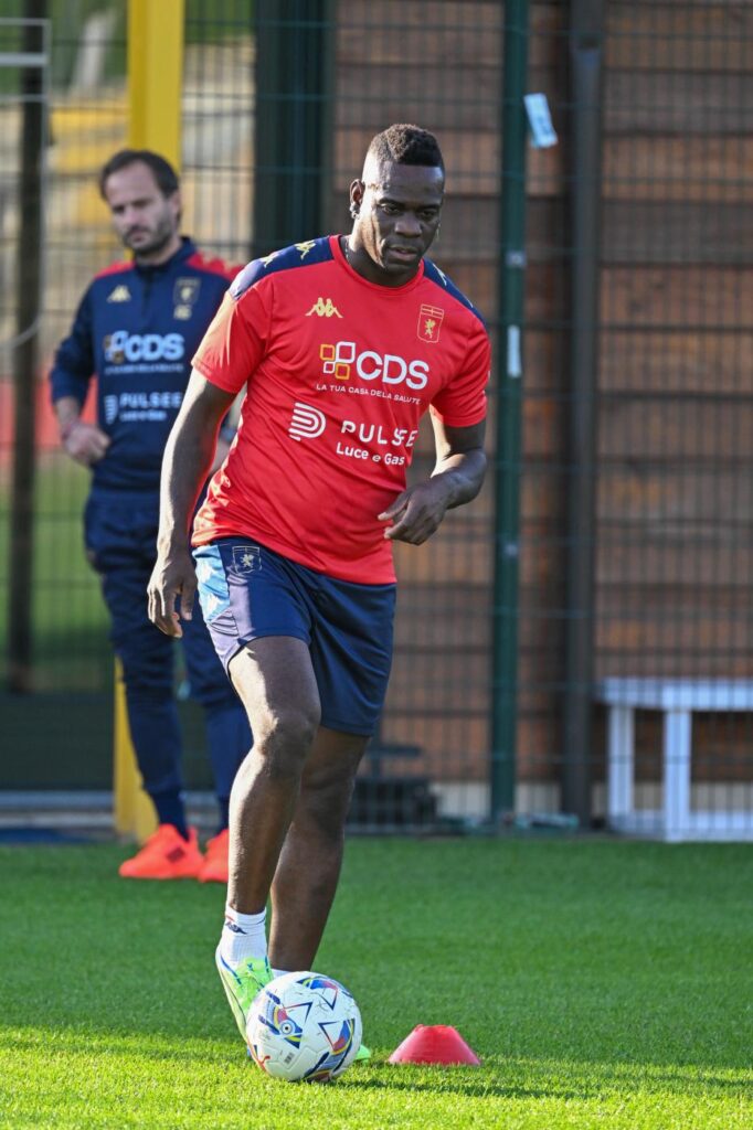 Galleria foto 'Calcio, Balotelli: “Sono carico per il Genoa, voglio che a parlare sia il campo”' - foto 9