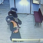 Parma, rapina in banca a Fidenza da oltre 2 milioni: il video dell’irruzione armata