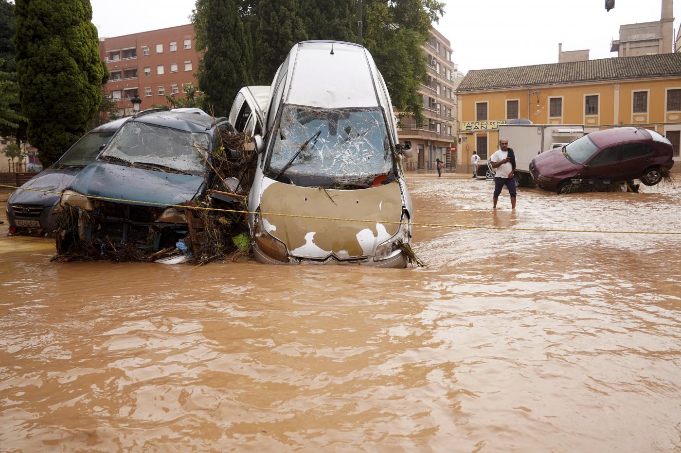 Spagna, alluvioni nella regione di Valencia: almeno 95 morti