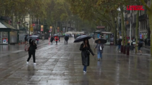 Spagna, alluvione a Valencia: il maltempo arriva a Barcellona