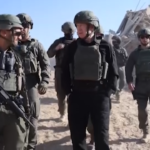 Gaza, Gallant a Rafah: le immagini della visita tra trincee e macerie