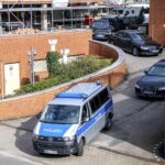 Berlino, in fuga un uomo con esplosivo in borsa