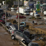 Spagna, alluvione devasta Valencia: 105 morti. Si cercano dispersi