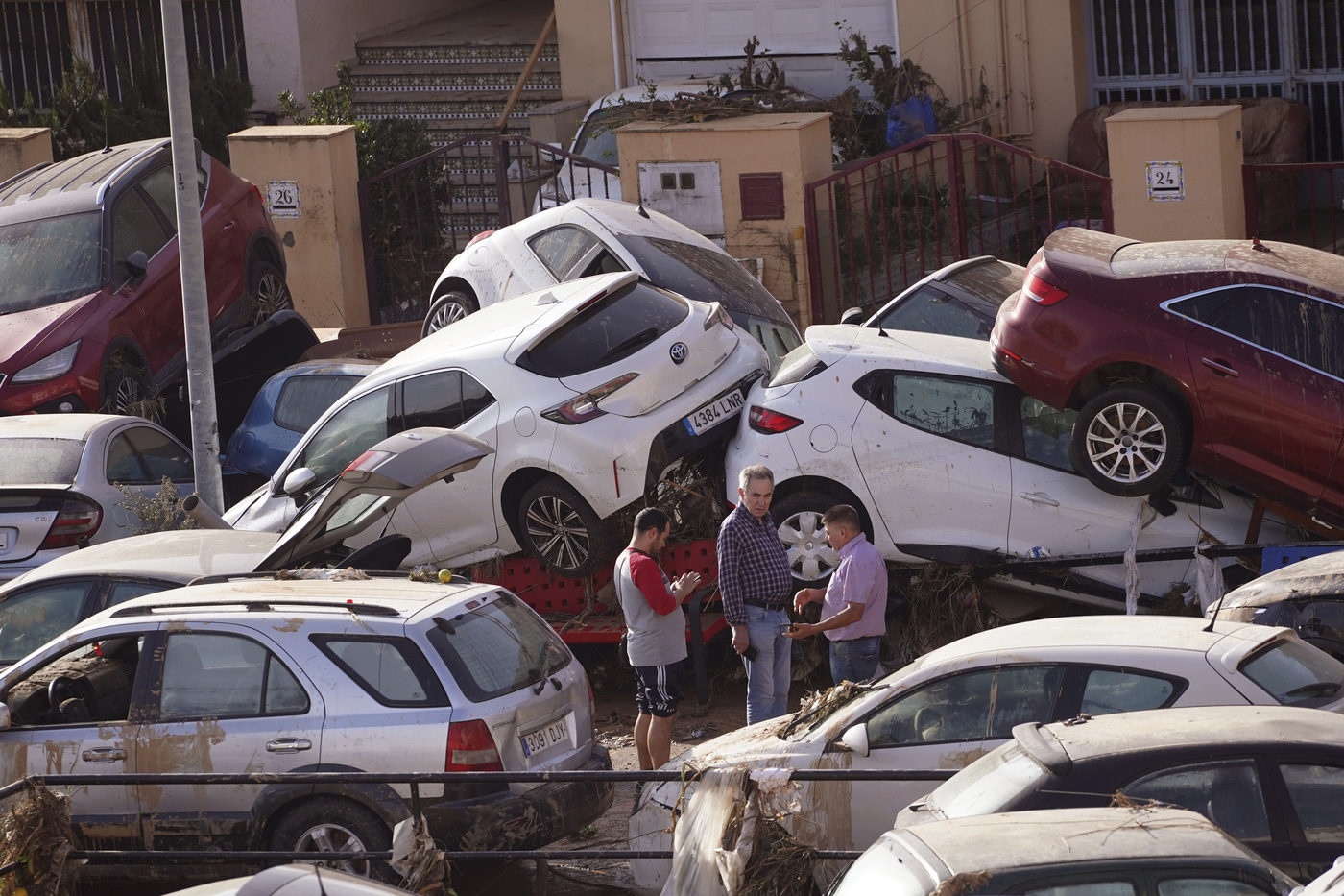 Alluvione Spagna, ancora allarme maltempo. Sanchez oggi a Valencia: “Non uscite”