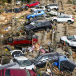 Alluvione Spagna, oltre 150 i morti. Sanchez: “Governo è qui con voi”
