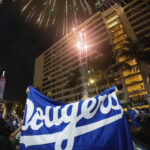 Baseball, i Los Angeles Dodgers vincono la World series 2024, in piazza tra festa e proteste