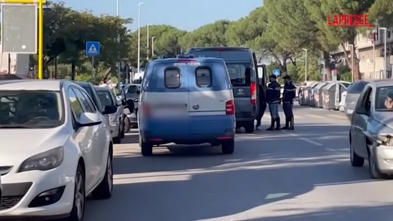 Roma, a Tor Bella Monaca maxi blitz su viale dell’Archeologia: fermata piazza di spaccio