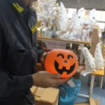 Halloween, a Padova sequestro di maschere, zucche e gadget non conformi