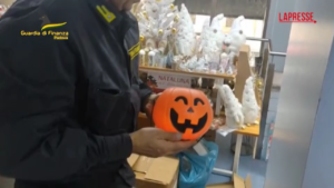 Halloween, a Padova sequestro di maschere, zucche e gadget non conformi