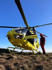 Pordenone, precipita con il parapendio: ferito 50enne