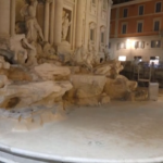 Roma, Fontana di Trevi prosciugata: al suo posto una piccola vasca per le monetine