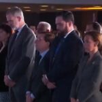 Alluvione Valencia, il minuto di silenzio di Re Felipe VI: “Restiamo uniti”