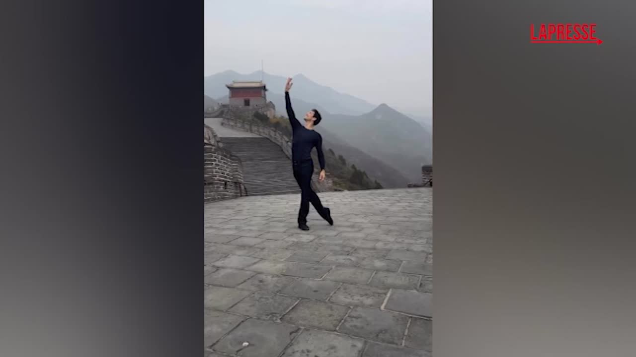 Roberto Bolle in Cina: passi di danza sulla Muraglia Cinese