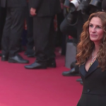Usa, l’appello di Julia Roberts alle donne: “Non votate Trump come i vostri mariti”