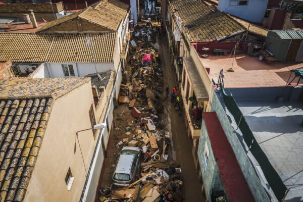 Alluvione Spagna, donna intrappolata in auto salva dopo 3 giorni - LaPresse