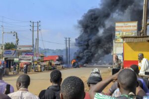 Esplosione di un camion di carburante alla periferia di Kampala, Uganda