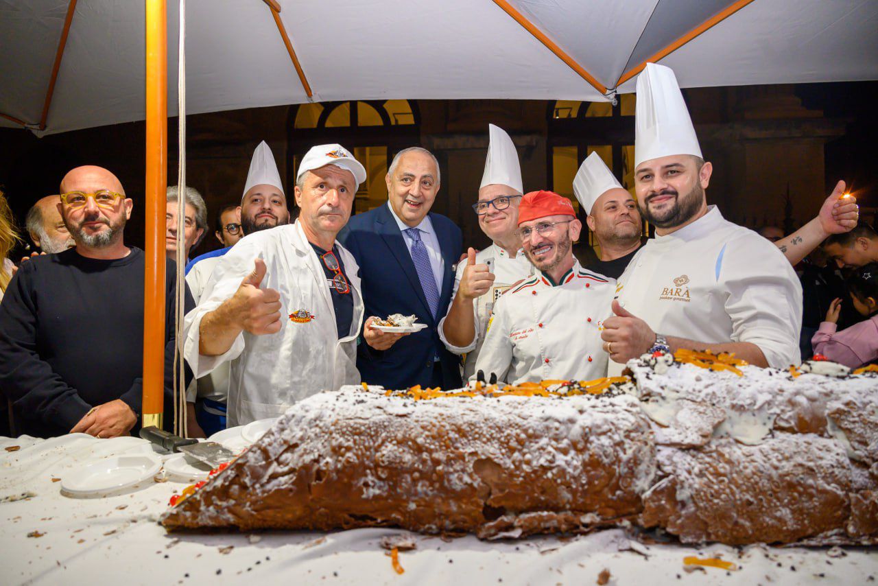 Palermo, cannolo da record lungo 30 metri