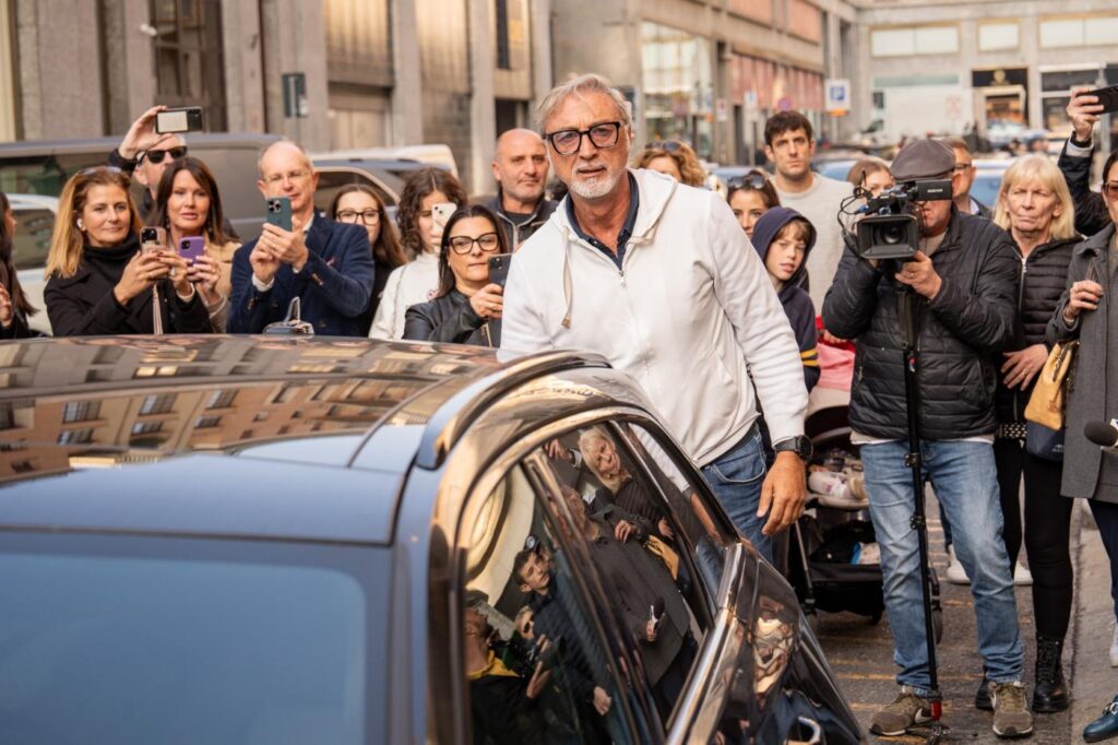 Galleria foto 'ATP Finals di Torino: tifosi e fan in coda 12 ore per aspettare Jannik Sinner' - foto 11