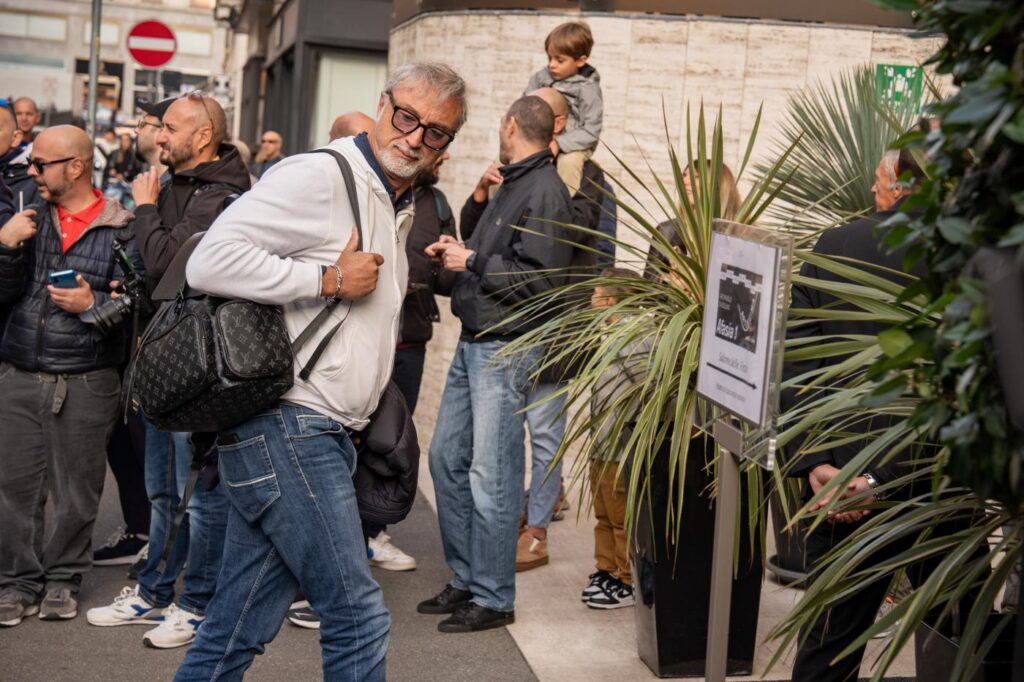 Galleria foto 'ATP Finals di Torino: tifosi e fan in coda 12 ore per aspettare Jannik Sinner' - foto 12