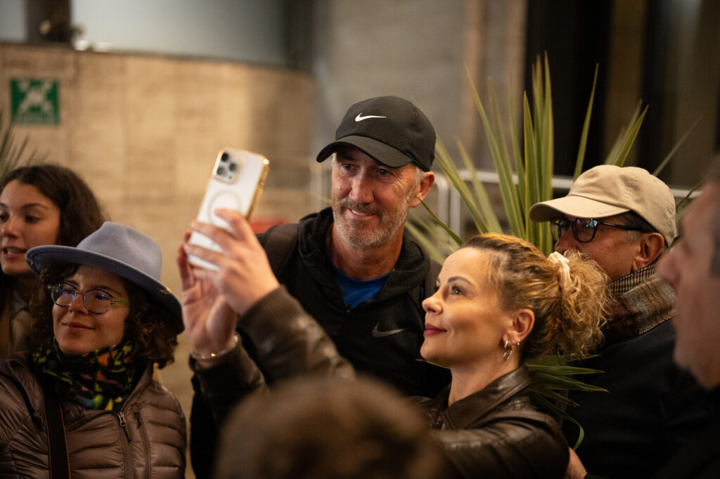 Galleria foto 'ATP Finals di Torino: tifosi e fan in coda 12 ore per aspettare Jannik Sinner' - foto 9