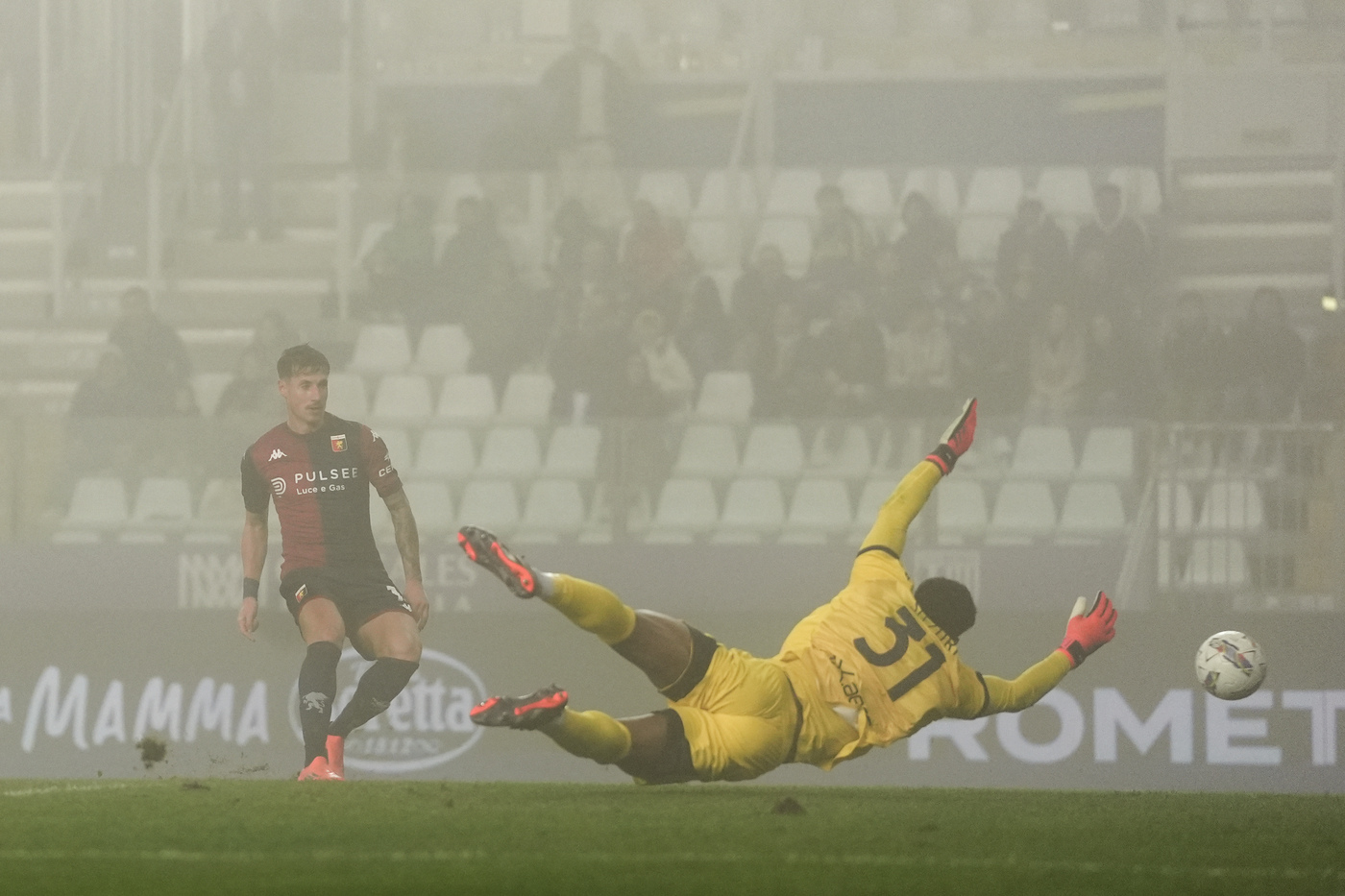 Parma Genoa 0 1, i rossoblu sorridono con Pinamonti. Balotelli torna in campo in Serie A