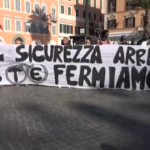 Roma, blitz dei movimenti per la casa in piazza di Spagna: “No al ddl Sicurezza”