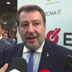 Trasporti, Salvini: “Da aziende idea braccialetti per sicurezza autisti”