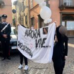 A Piacenza i funerali di Aurora, folla di compagni e amici per l’ultimo saluto alla 13enne