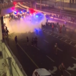 Israele, manifestanti dispersi con gli idranti a Tel Aviv