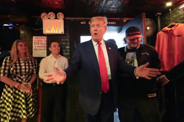 Elezioni 2024 , Donald Trump al Pubkey Bar