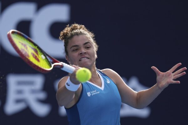 Jasmine Paolini eliminata da Magda Linette al China Open tennis tournament